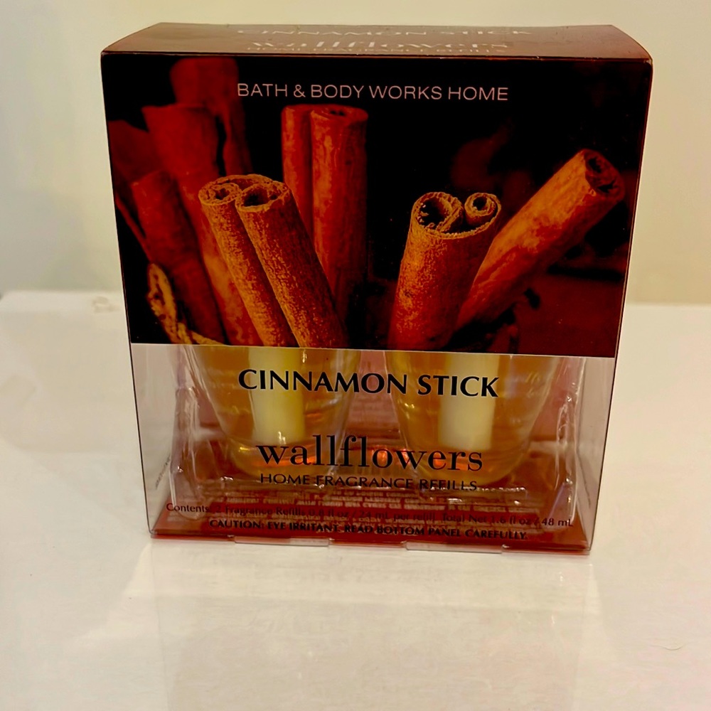 Cinnamon Stick Wallflowers 2-pack, home fragrance refills.